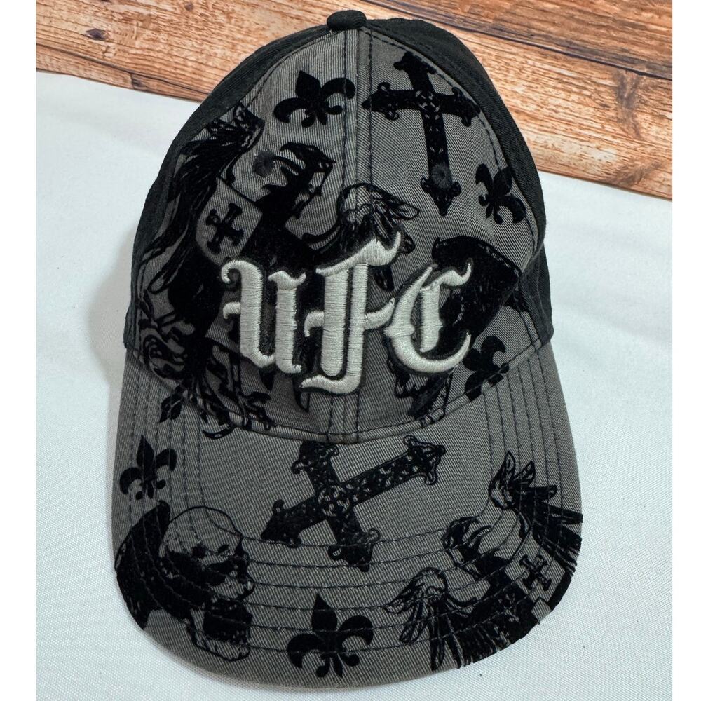 VINTAGE UFC Stretch-Fitted Hat